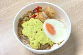 アボカドロコモコ丼_SCH撮影