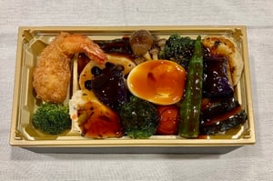 豆腐ハンバーグと海老フライ弁当