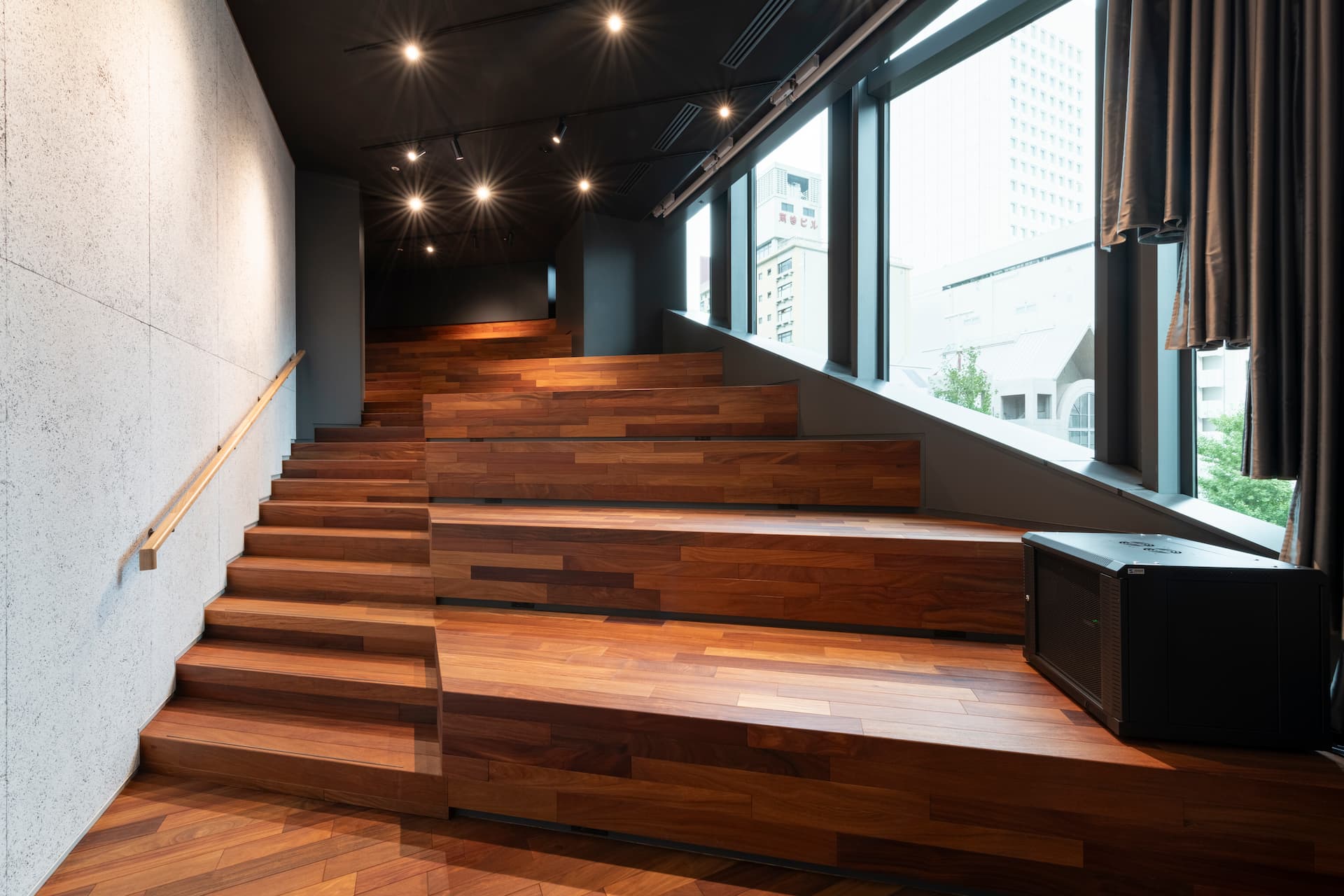 Gallery Atmosphere 1