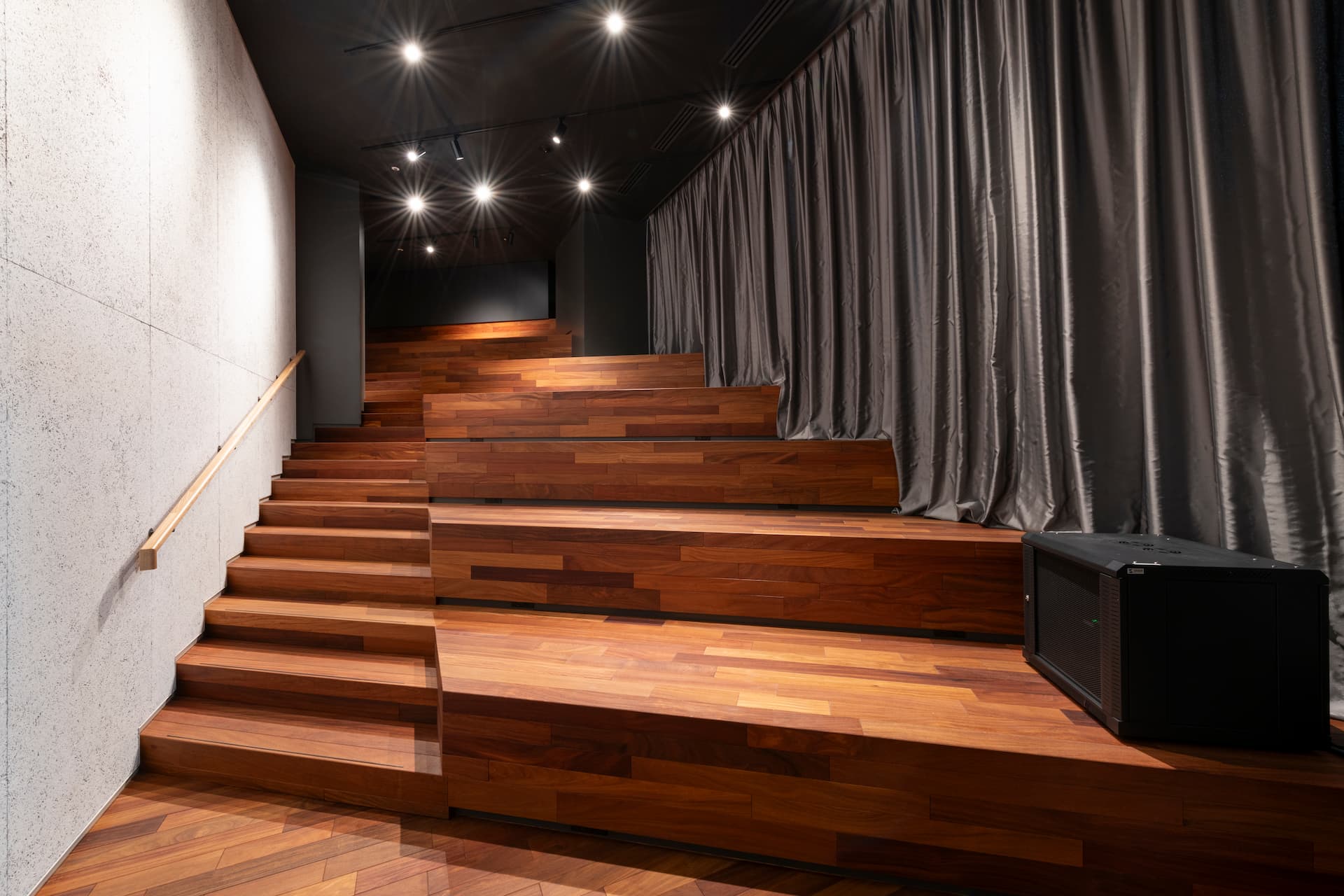 Gallery Atmosphere 2