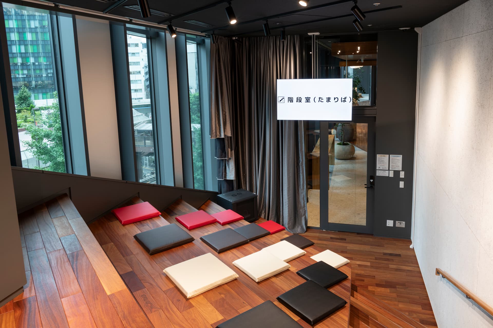 Gallery Atmosphere 5